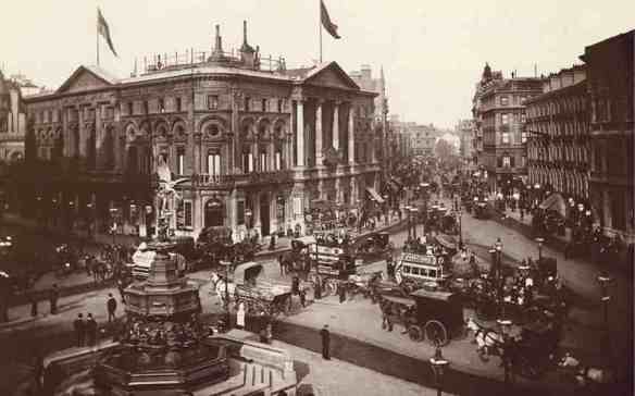 Foto de Charles Wilson mostra Piccadilly Circus em 1890